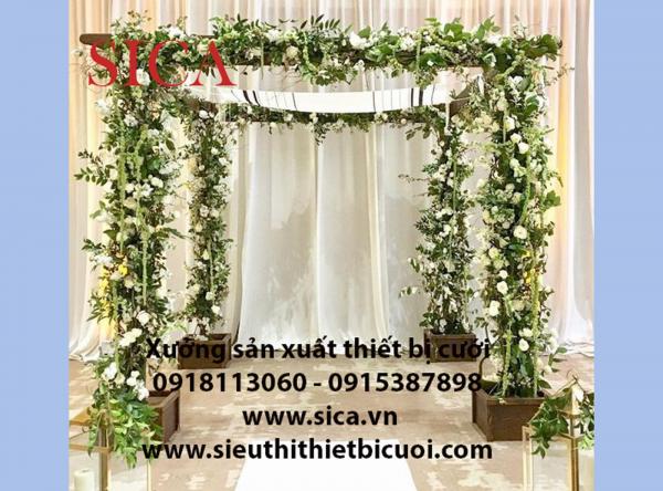 Trang trí background bằng cổng hoa đơn giản