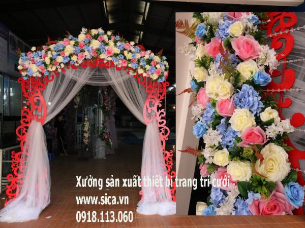 Cổng hoa cưới chân foam mỹ thuật đầu ngang đỏ