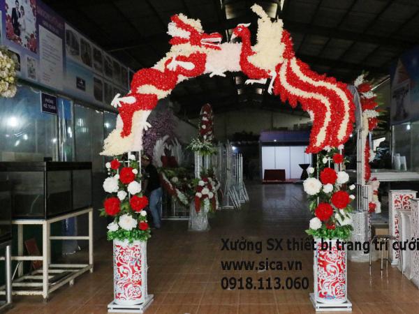 Cổng hoa đám cưới rồng phụng đầu trên kết hoa