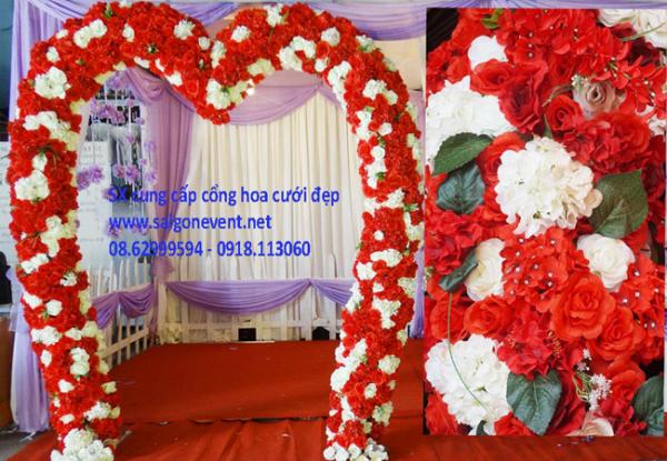Cổng cưới trái tim màu đỏ